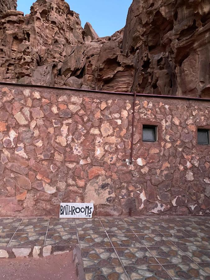 Wadirum Momoo 瓦迪拉姆 外观 照片