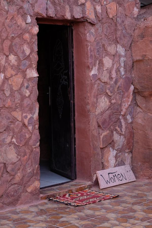 Wadirum Momoo 瓦迪拉姆 外观 照片