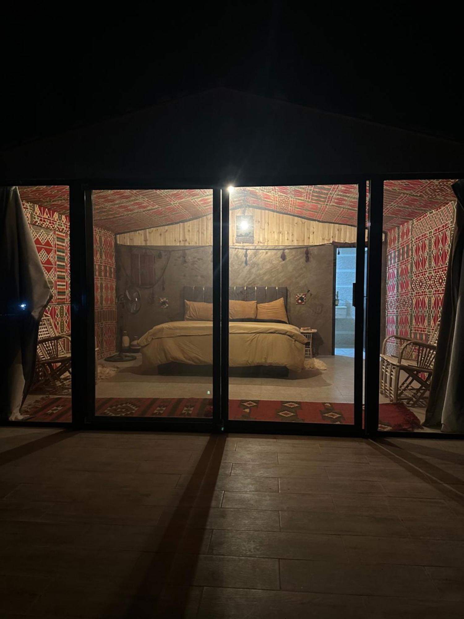 Wadirum Momoo 瓦迪拉姆 外观 照片